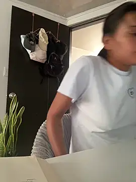 anna-evans09 élő XXX-chatje