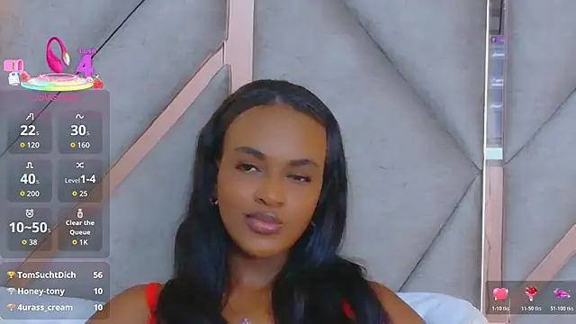 Sally-Noa élő XXX-chatje