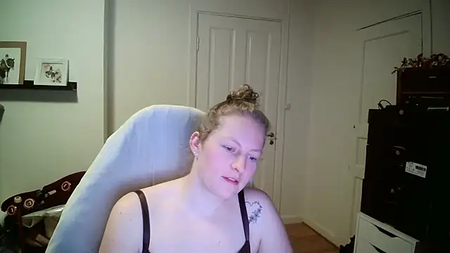 Girlnina-1995 Live XXX-chat