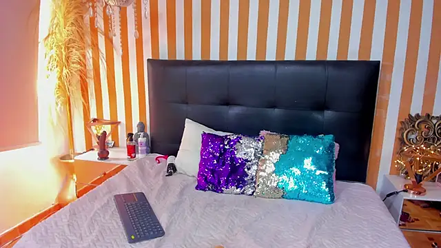 LunaToledo's Live XXX Chat