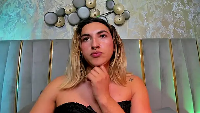 TomLondon_ Adlı Modelin Canlı XXX Sohbeti