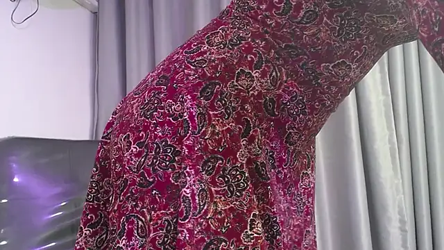 Chat XXX ao vivo de kyra_jeet