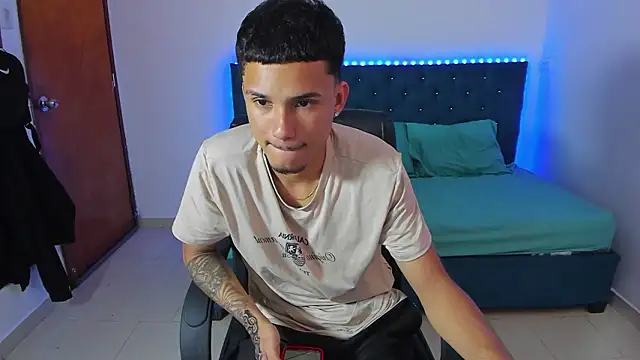 Liam_hard04's Live XXX Chat