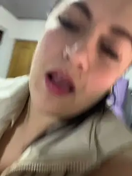 Lesly_10-: απευθείας συνομιλία ΧΧΧ