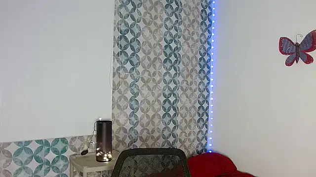 Онлайн чат XXX Emilybateee