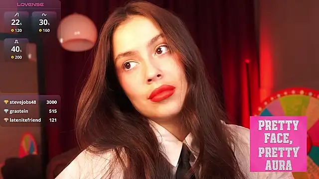 Онлайн чат XXX EmiliyaRoude