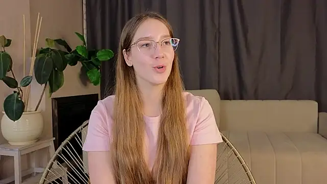 MidnightAstra Webcam Show