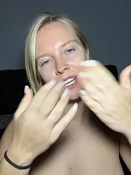 Ellie-rosee Chat XXX in diretta