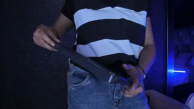 Онлайн чат XXX Amareto_