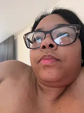 XMara: διαδικτυακό σόου στην κάμερα