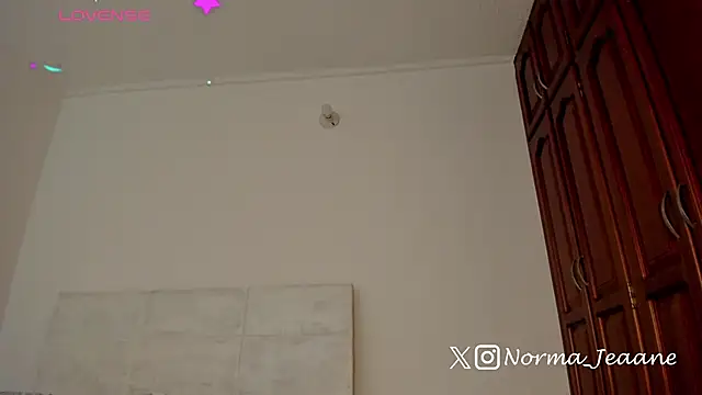 Norma-Jeaane Live XXX-chat