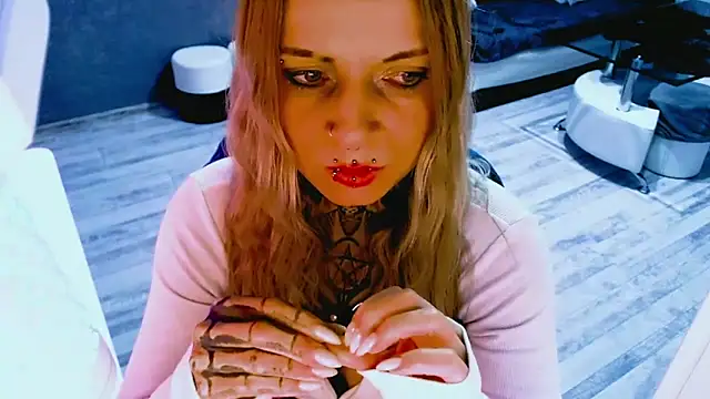 InesGold: онлайн-секс-чат