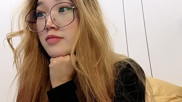 Jennatyan: онлайн-секс-чат