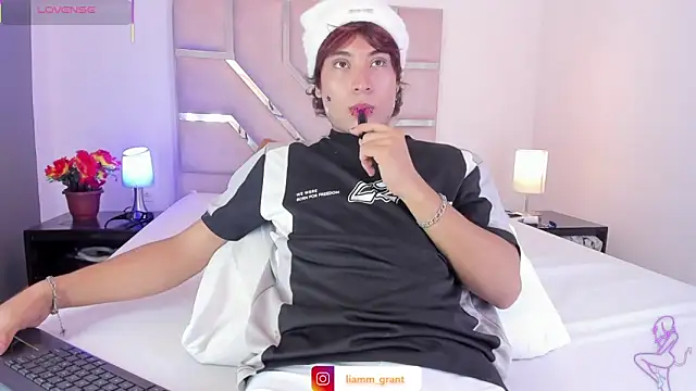 Liam_Grant Live XXX Chat