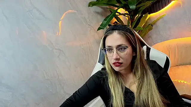 caroline_tp live XXX chat