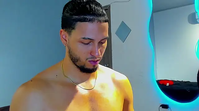 Živý XXX chat Kris_Khalifa69