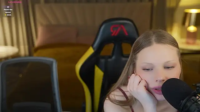 Charlotte_Dreams Chat XXX live