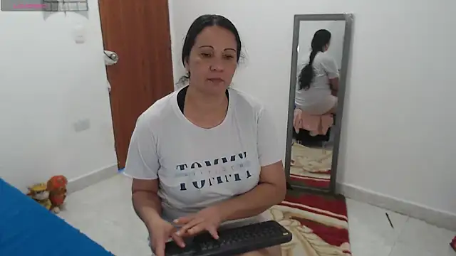 Chat XXX en directo de Laura_fox1