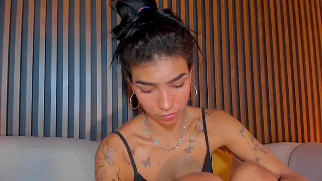 แชท XXX สดของ LauraAristizabal