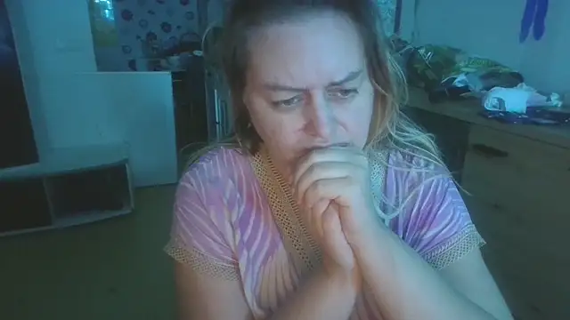 Show modela Meliss_Official9 na web-kameri