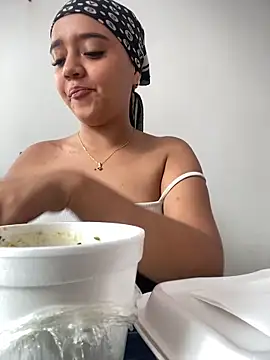 Katy_RoseX: απευθείας συνομιλία ΧΧΧ