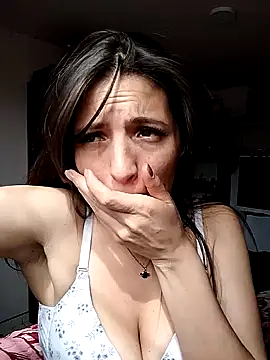 tina2204: απευθείας συνομιλία ΧΧΧ