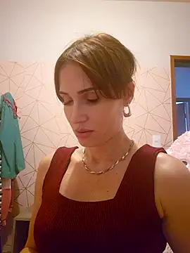 Irresistible24 live XXX chat