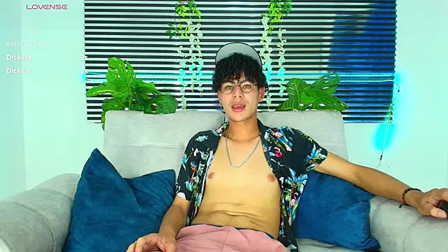 ThiiagoSaeenz: διαδικτυακό σόου στην κάμερα