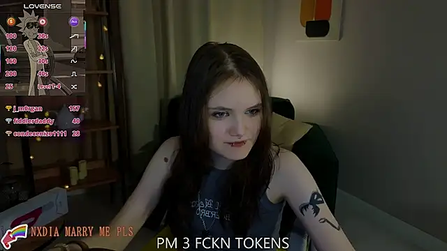 Dilara_xBaby Chat XXX in diretta