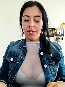 Luianna Live XXX-chat