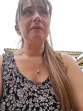 tata_sanz_'s Live XXX Chat