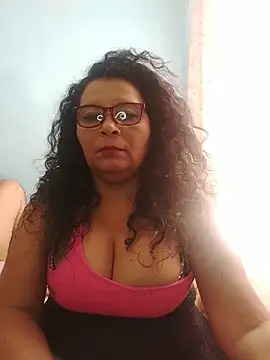 Amarantha25 Adlı Modelin Canlı XXX Sohbeti