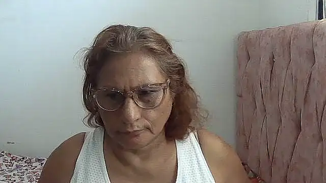 charrysexy1 Adlı Modelin Canlı XXX Sohbeti