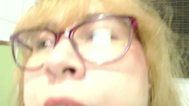 chloe_prg Live XXX-chat