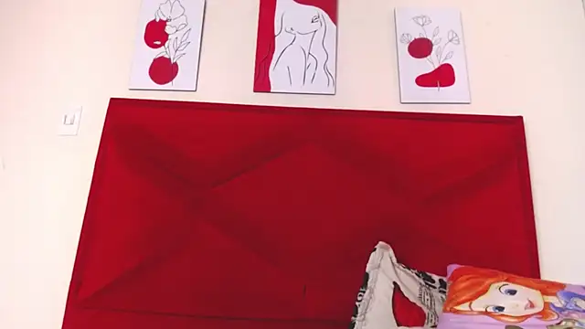 BellaaRossy 现场XXX聊天