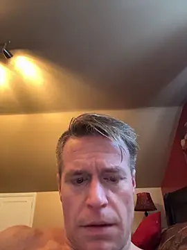 DILFiGuess1のライブXXXチャット