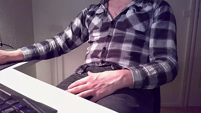 Clamshive777 Webcam Show