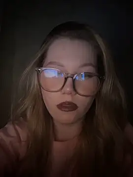 NensyOxunel 现场XXX聊天