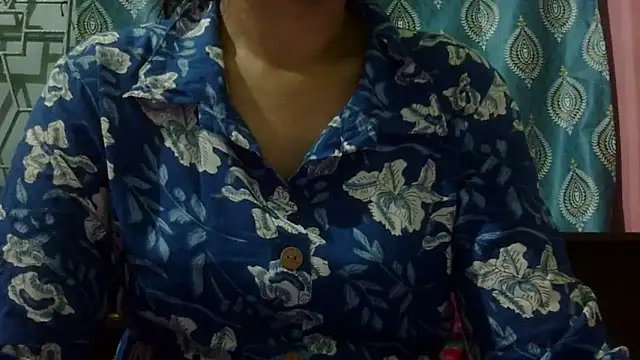 AVNI09- Live XXX-chat