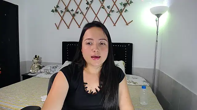 naughty_girl_4u 现场XXX聊天