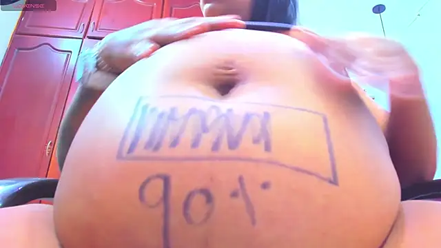 emma_purple_ Webcam Show