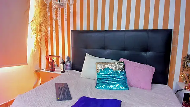 LunaToledo Adlı Modelin Canlı XXX Sohbeti