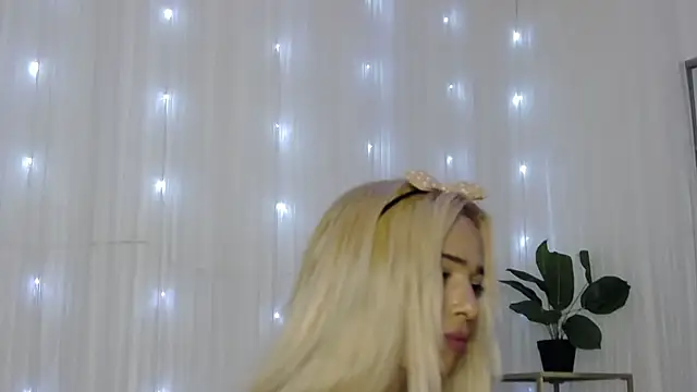 SarahRaynex Chat XXX live