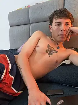 Chatroom XXX en direct de NaytonFreeman