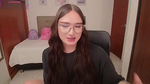 Miley_Baker élő XXX-chatje