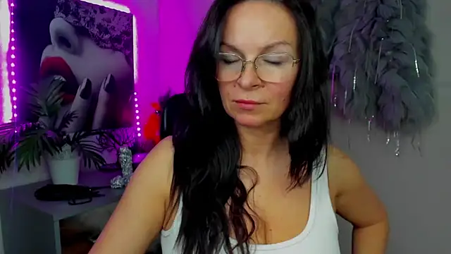 Онлайн чат XXX HelenLuxx