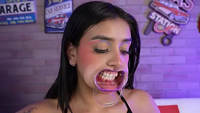 miss_collins' Live XXX Chat