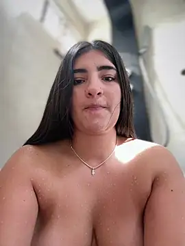 AhriCutte webcam show
