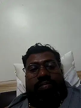 Pokazy przed kamerką – hottim786