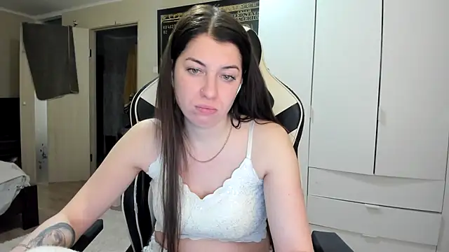 EmiLovsi – Kamerová šou